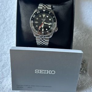 Seiko 5 GMT SSK001